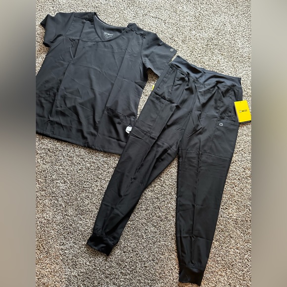 WonderWink Pants - Wonderwink. Women’s scrub set. Various sizes